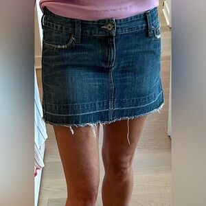 Y2K American Eagle Distressed Denim Miniskirt. Size 4